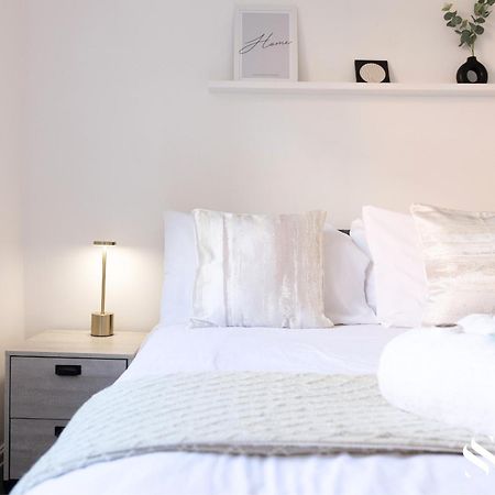 One Bedroom Apartment At Smooth Stays Short Lets & Serviced Accommodation Preston With Parking Near Train Station Extérieur photo