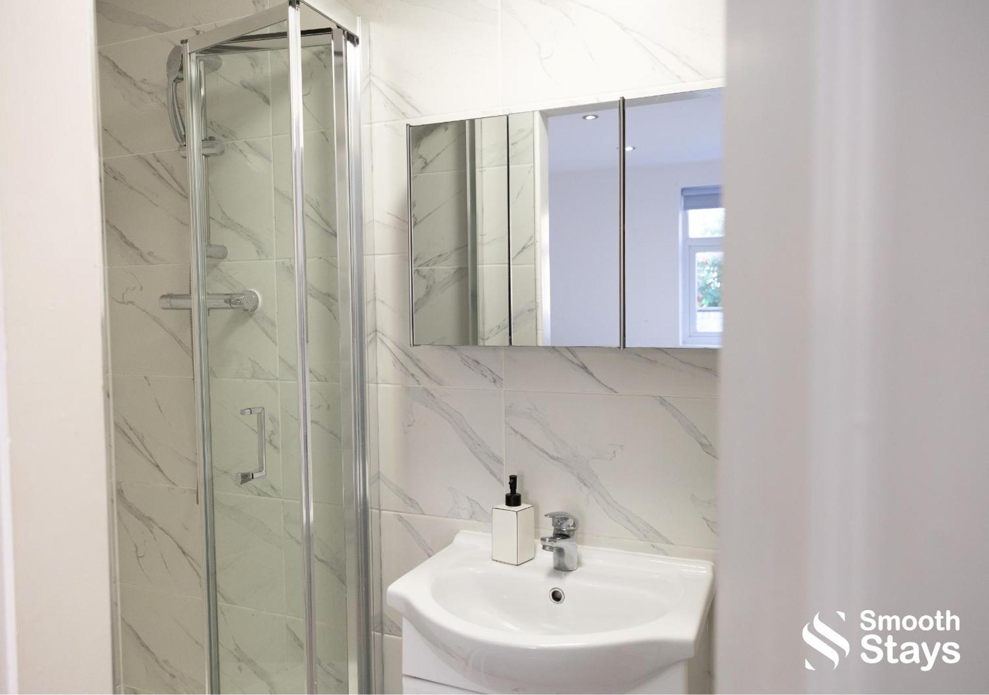 One Bedroom Apartment At Smooth Stays Short Lets & Serviced Accommodation Preston With Parking Near Train Station Extérieur photo