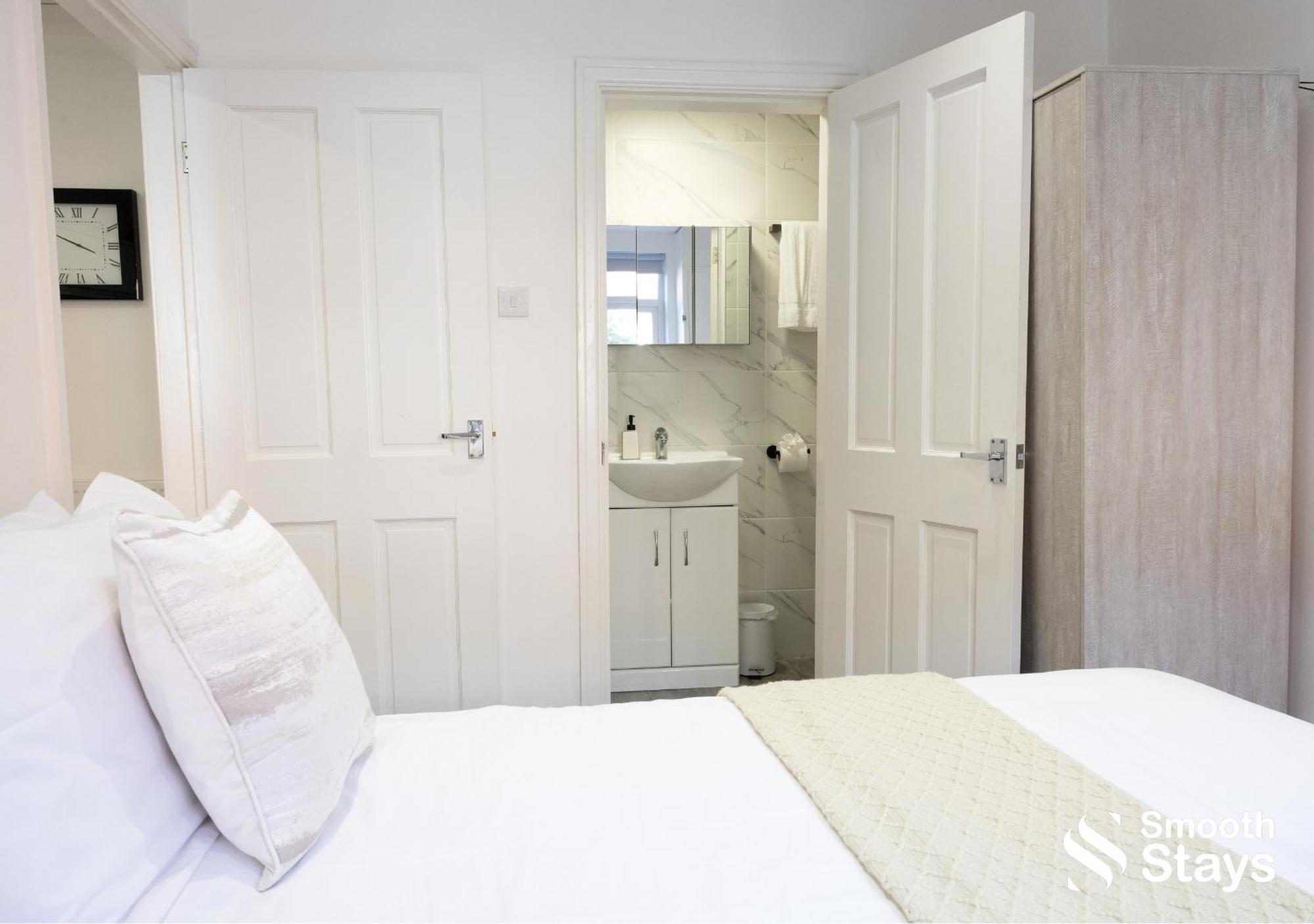 One Bedroom Apartment At Smooth Stays Short Lets & Serviced Accommodation Preston With Parking Near Train Station Extérieur photo